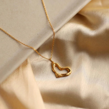 Necklaces & Pendants