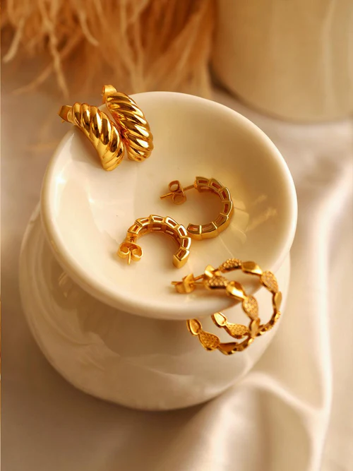 croissant-studs-gold-perfectly-average-2